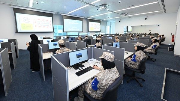 مبادرة "فاطمة بنت مبارك لتمكين المرأة في السلام" تعزز خبرات المنتسبات بالذكاء الاصطناعي