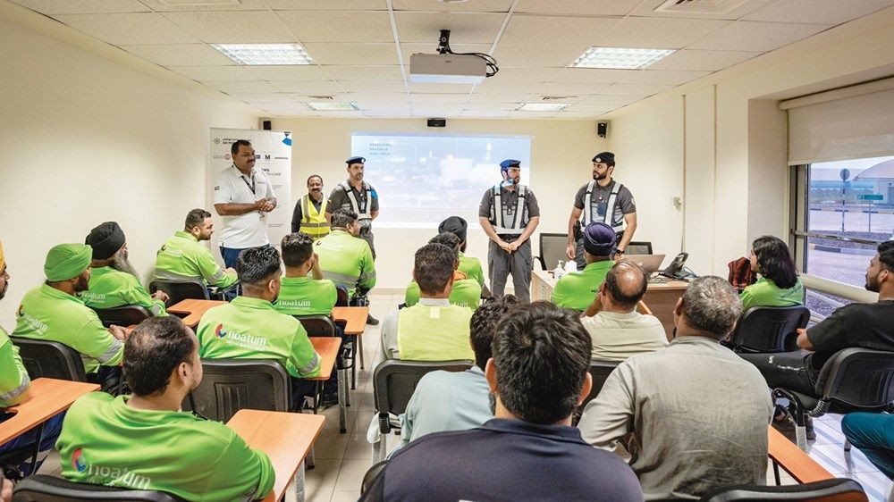 «شرطة أبوظبي» تحذر من خطورة استخدام الإطارات الرديئة على سلامة مستخدمي الطريق