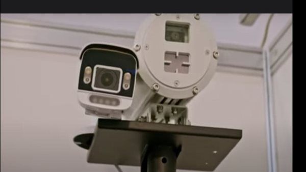 منظومة مراقبة تعتمد على تقنيات الذكاء الاصطناعي لتحليل البيانات