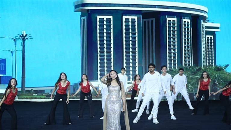 وزيرا الثقافة والشئون النيابية ورئيس المتحدة يشهدون أوبريت "العالم علمين"