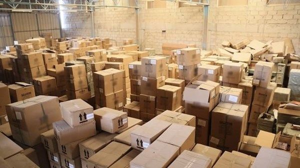 شرطة واقتصادية رأس الخيمة تضبطان 650 ألف قطعة مقلدة