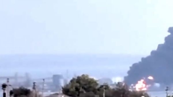 سلطات محلية: حريق في ميناء روسي بعد هجوم أوكراني