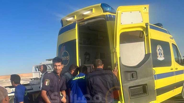 إصابة أجنبي في حادث أمام مول مصر