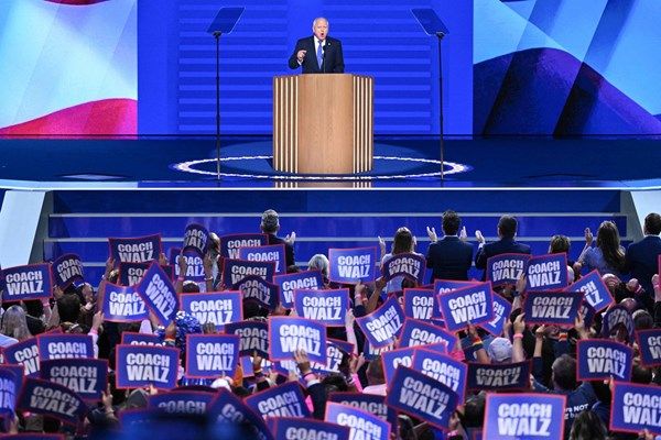 رسمياً.. تيم والز مرشحاً لمنصب نائب الرئيس