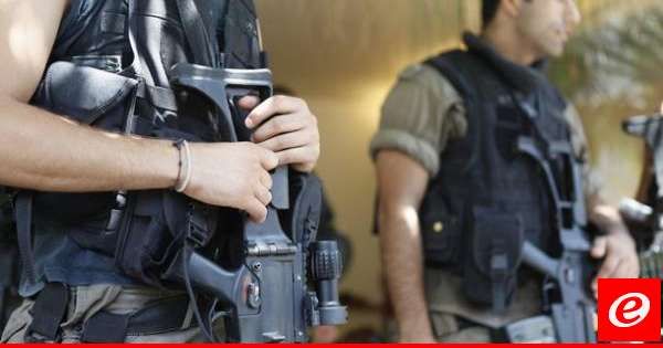 النشرة: شعبة المعلومات توقف قاتل طفلة في منزله في تعمير عين الحلوة