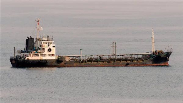 غرق عبارة محملة بالوقود في ميناء روسي بعد هجوم جوي أوكراني