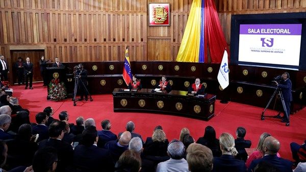 فنزويلا.. المحكمة العليا تصادق على فوز مادورو بالرئاسة