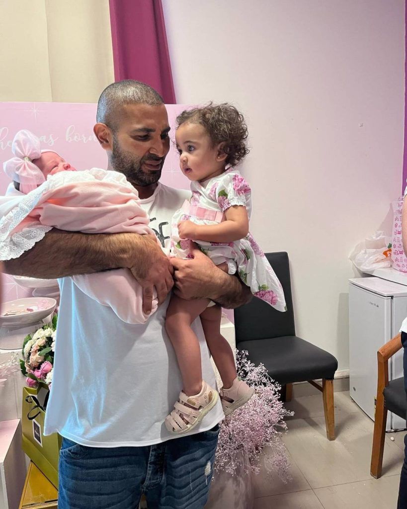طليقة أحمد سعد تفاجئ الجميع.. هل عادت إليه؟