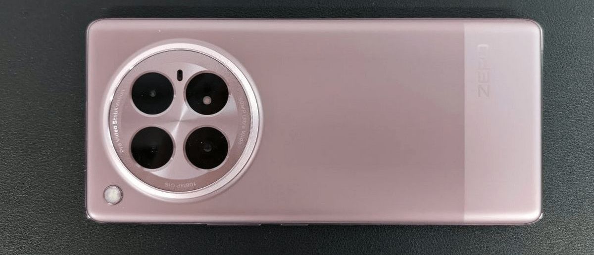 تكنولوجيا: صور حيه تكشف عن تصميم هاتف Infinix Zero 40 المرتقب