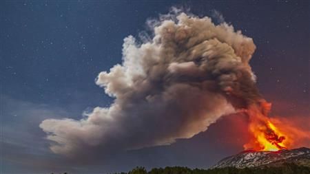 إلغاء الرحلات الجوية بعد ثوران بركان وايت أيلاند