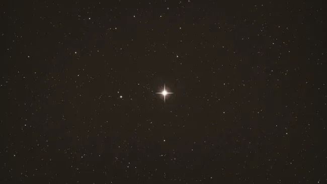 تكنولوجيا: شاهد.. العلماء يجمعون صورًا عالية الدقة لنجم الشمال للمرة الأولى