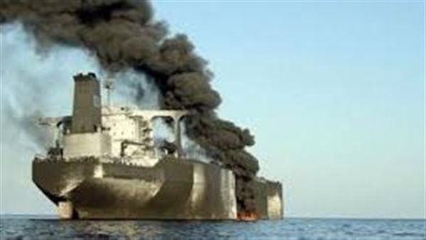 ناقلة النفط سونيون تشتعل في البحر الأحمر بعد استهدافها