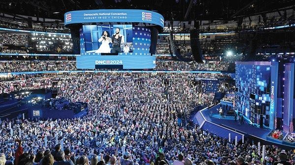 هاريس تقبل ترشيح الحزب الديموقراطي.. وترامب يهاجمها