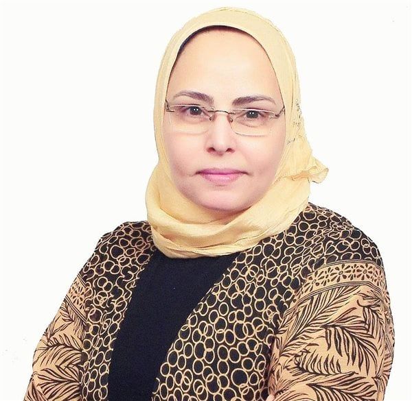 عاش الطب وأهل الطب.. ولكن بالأغاني