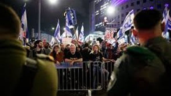 هيئة عائلات الأسرى الإسرائيليين تطالب نتنياهو بالتصديق على صفقة التبادل