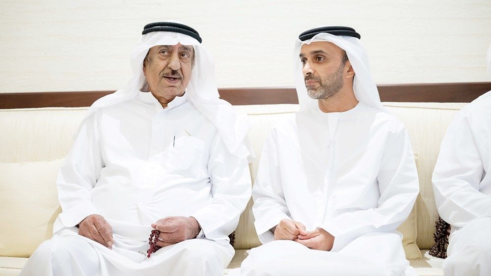 سعود بن صقر وعبدالله بن سالم والشيوخ يعزون في وفاة خالد بن فيصل القاسمي