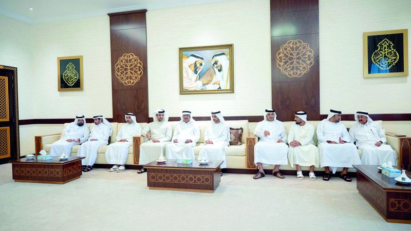 الامارات | أحمد بن حميد يقدّم واجب العزاء في وفاة خالد بن فيصل القاسمي