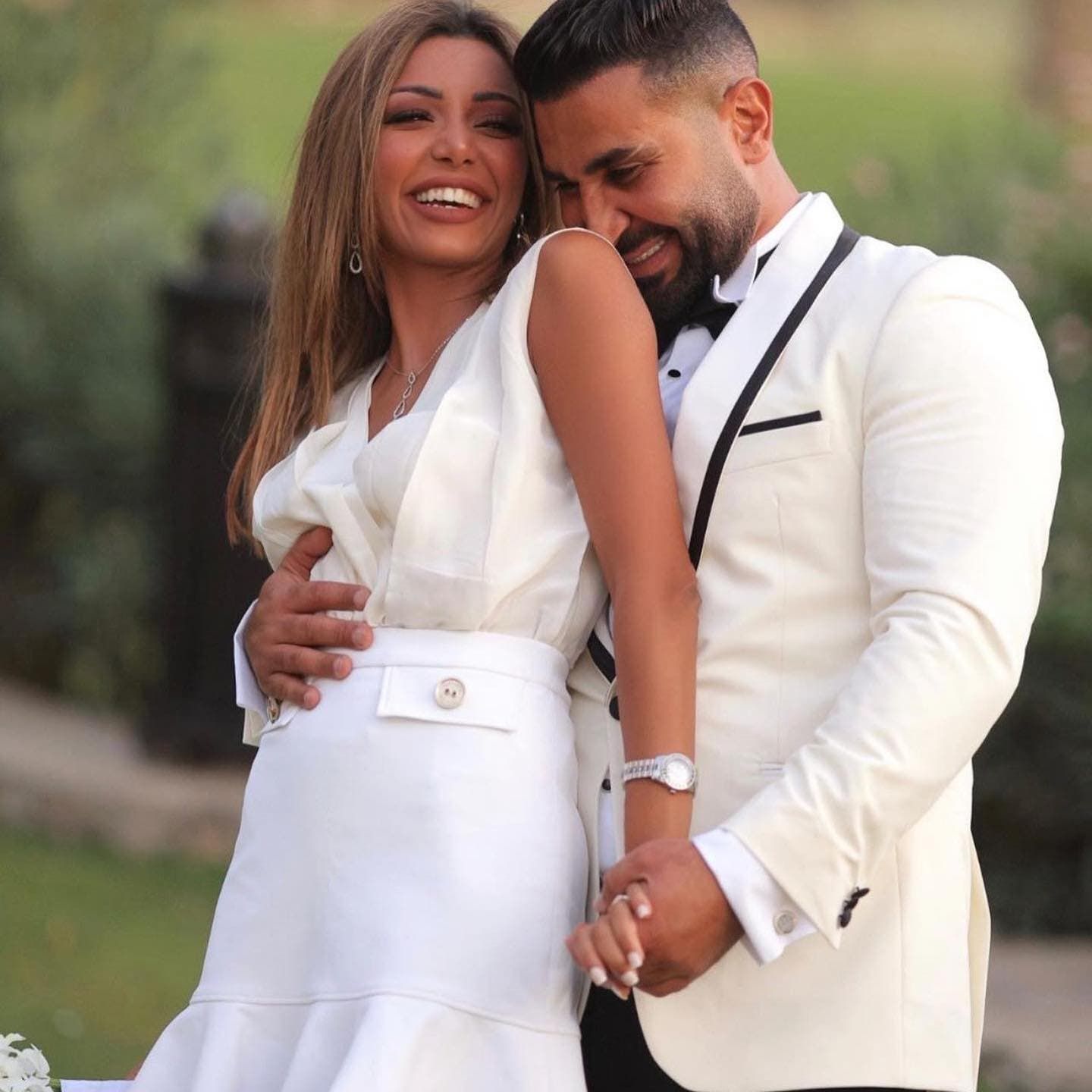 أحمد سعد عن أزمة القميص الشبك: عمرو دياب لبس حلق ومحدش هاجمه – صور