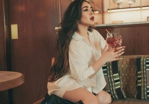 من غير البتاع .. شاهد هيا مرعشلي في إطلالة إغراء جريئة للغاية