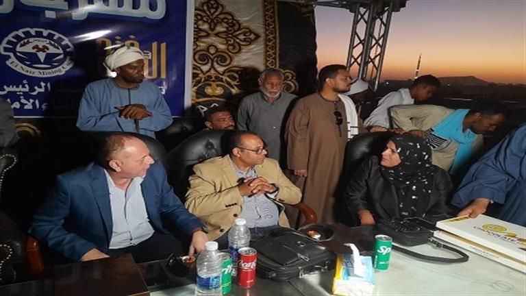 تكريم أبطال الفروسية في سباق الخيول بنادي العربي بإدفو