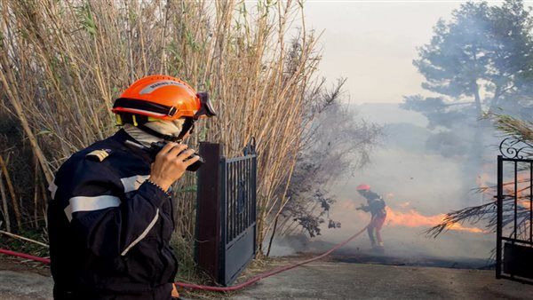 فرنسا.. مخاطر تمدد حرائق الغابات للمناطق السكنية