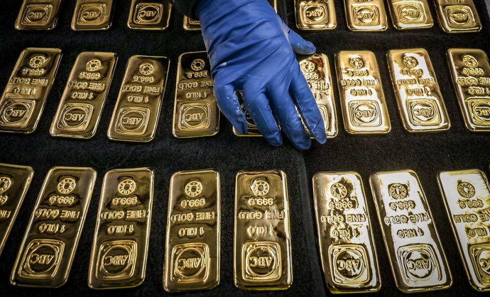 هبوط في أسعار الذهب مع بداية التعاملات