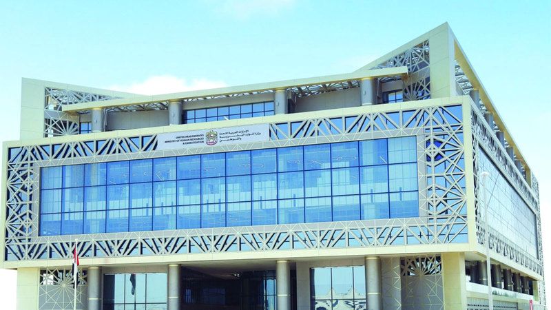 الامارات | 10 إجراءات قانونية لتسوية منازعات «العمالة المساعدة»
