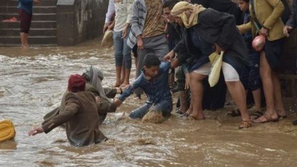 السيول في اليمن تزيد من معاناة النازحين وتدمر الخيام بمحافظة حجة