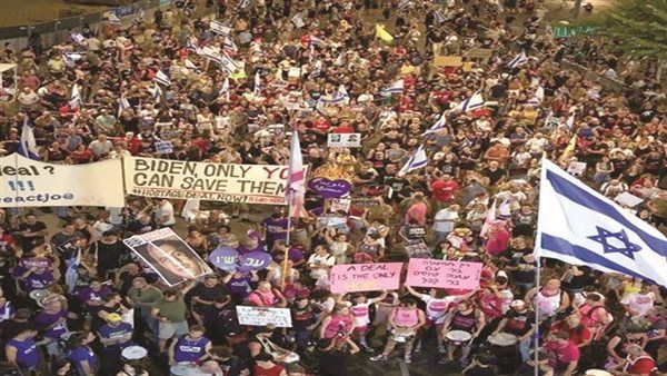 خيول «نتنياهو» تدهس عائلات الرهائن