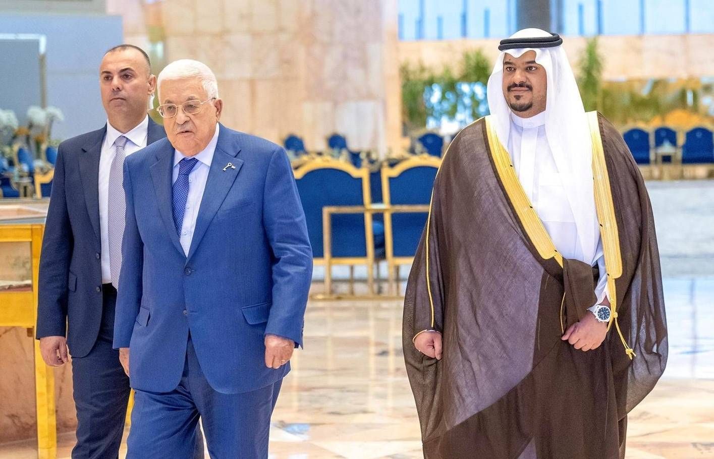 محمود عباس يصل إلى العاصمة السعودية الرياض