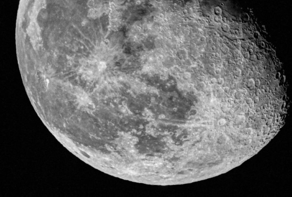 "فلكية جدة" ترصد اقتران القمر بالمشتري غدًا