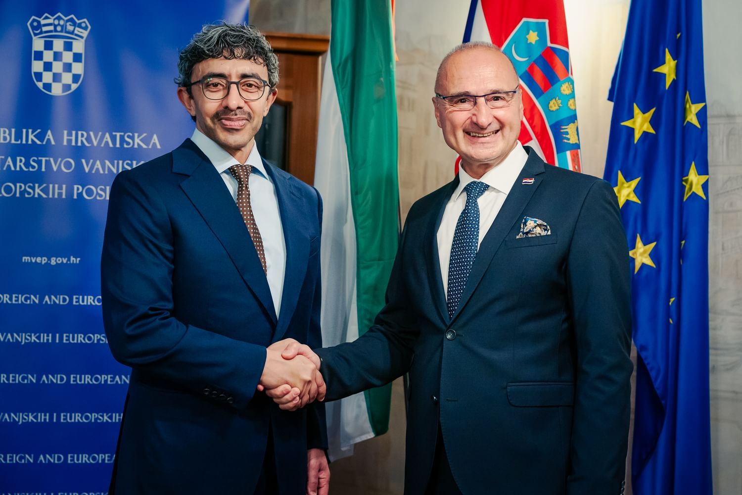 الخليج اليوم .. عبدالله بن زايد يلتقي في زغرب وزير خارجية كرواتيا