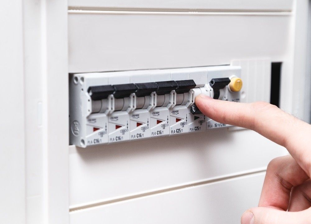 "تنظيم الكهرباء" تضع شروطًا لفصل الخدمة عن المستهلك حال نفاد الرصيد