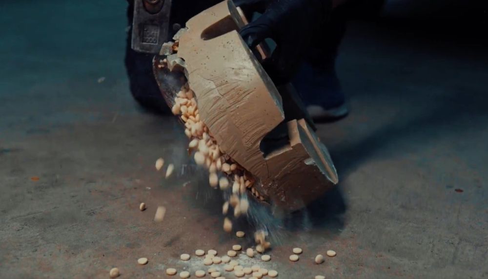 شاهد| ضبط 349 ألف حبة "كبتاجون" في منفذ عرعر والقبض على مهربيها