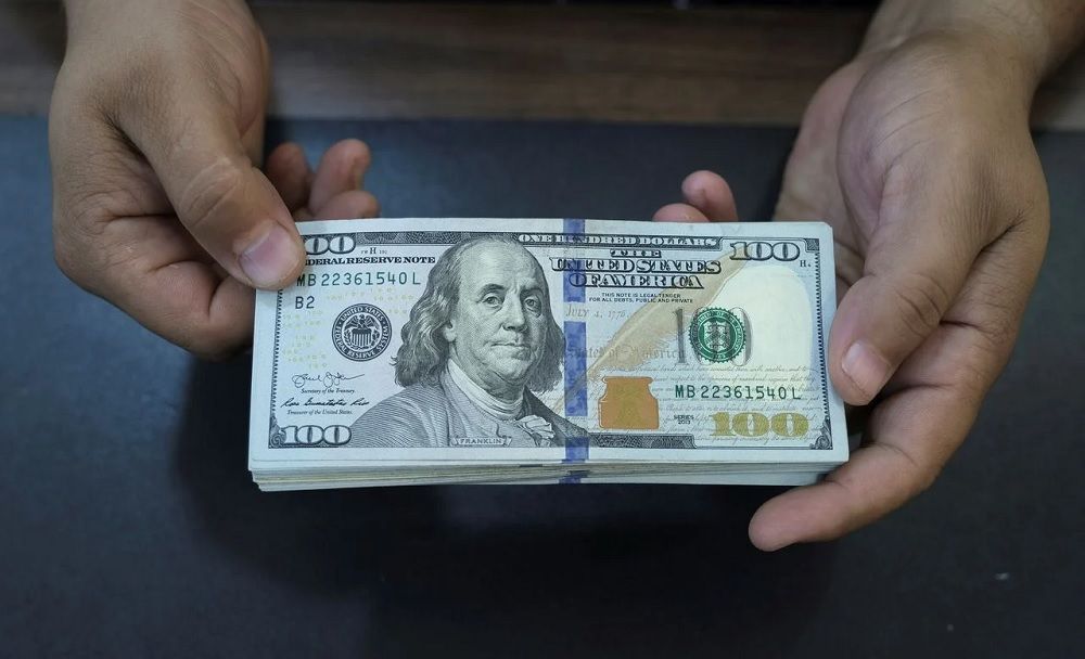 نهاية التعاملات.. تراجع سعر الدولار في البنوك المصرية