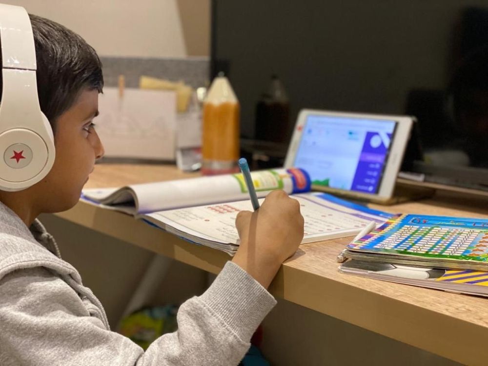 المدينة المنورة.. تقديم وقت الانصراف للمدارس الصباحية.. والمسائية "عن بُعد"