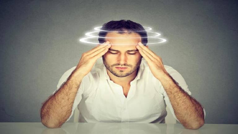 5 علامات يصدرها جسمك تكشف إصابتك بـ "النوبة الدهليزية"
