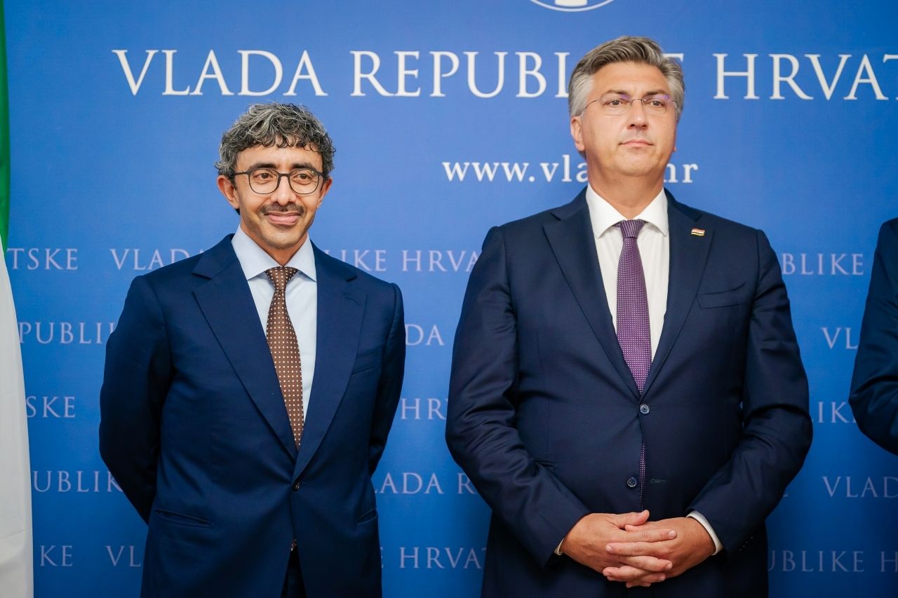 الخليج اليوم .. عبدالله بن زايد: علاقات الإمارات وكرواتيا راسخة ومتطورة