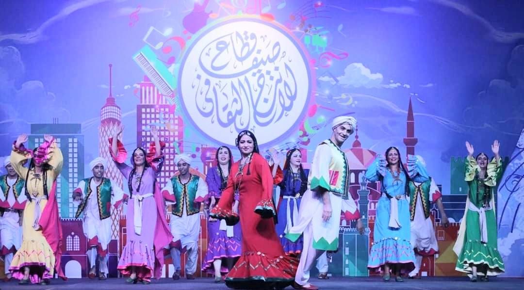 فرقة رضا تتألق على مسرح ساحة الهناجر.. صور