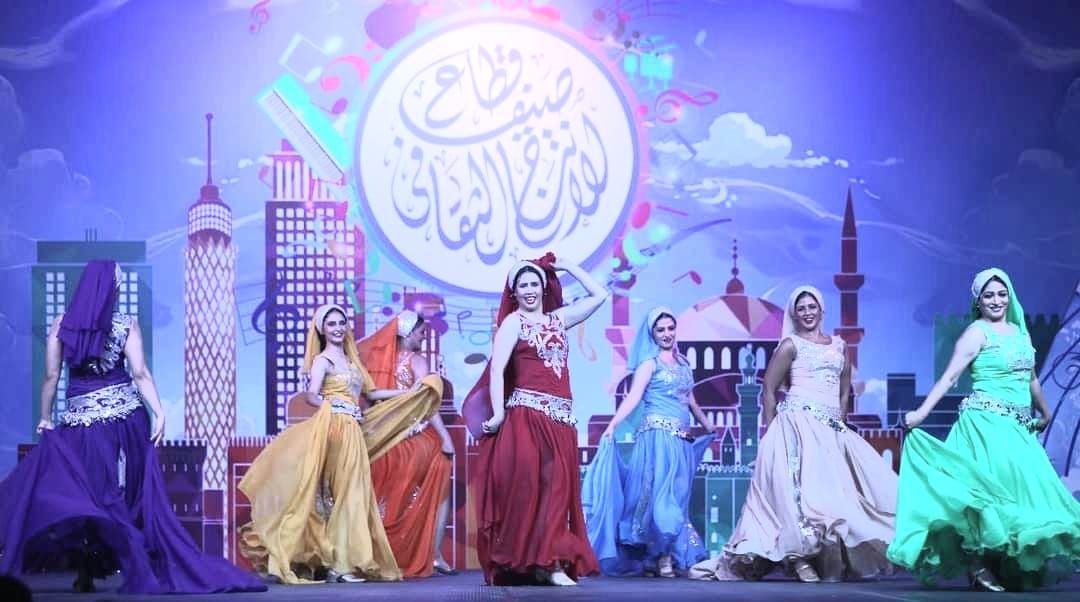 فرقة رضا تتألق على مسرح ساحة الهناجر.. صور
