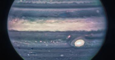 تكنولوجيا: المسبار الأوروبى JUICE يلتقط صورا للأرض والقمر خلال رحلته إلى المشترى.. صور