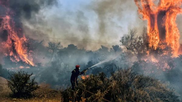 اليونان: عدد الحرائق زاد بنسبة 50% عن الصيف الماضي