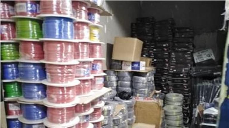 سرقة بالإكراه واعتداء بالضرب.. كواليس اتهام سيدة و5 بلطجية باقتحام مخزن بأكتوبر