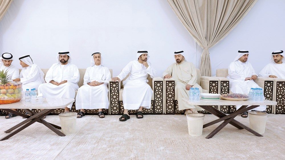 حمدان بن محمد ومحمد الشرقي وراشد بن سعود يقدمون واجب العزاء في وفاة موزة المرّي