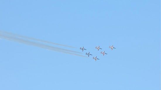 إثارة وحماس فى انطلاق العرض الجوى بسماء العلمين .. صور