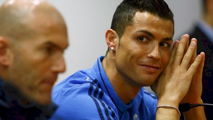 قنبلة الدوري السعودي.. رونالدو يريد زيدان مدرباً للنصر