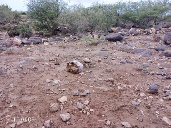 مياه السيول والأمطار تكشف عبوات ناسفة حوثية جنوب حيس