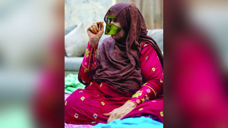 الامارات | أم سعيد.. «نمبر ون» في الطب الشعبي