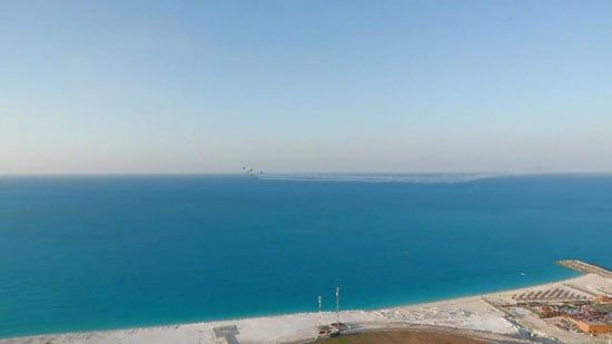 إثارة وحماس فى انطلاق العرض الجوى بسماء العلمين .. صور