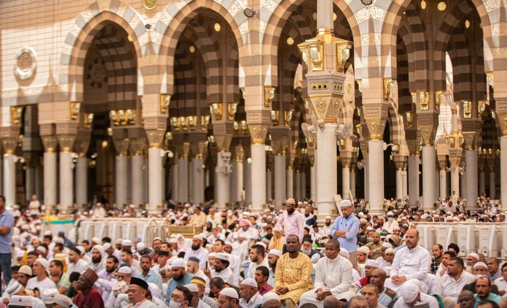 أكثر من 5 ملايين يؤدون الصلوات في المسجد النبوي خلال أسبوع